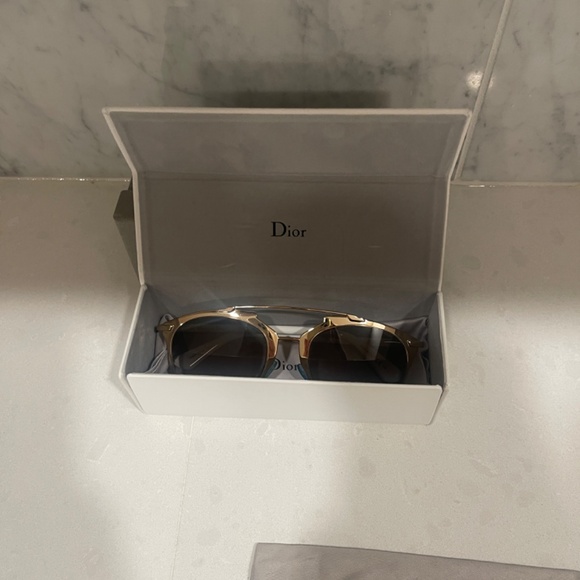 CHRISTIAN DIOR MIRRORED AVIATOR SUNGLASSES - Picture 3 of 10